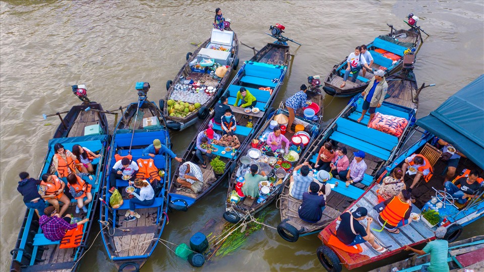 Review Chợ Nổi Cái Răng Cần Thơ  - Ăn Sáng Trên Ghe, Tham Quan Lò Hủ Tiếu & Vườn Trái Cây