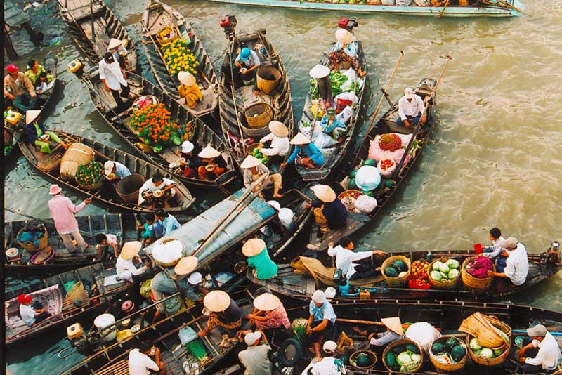Miền Tây: Cần Thơ: Chợ Nổi - lò hủ tiếu - vườn trái cây - tát mương bắt cá  - bơi thuyền súp (bao ăn buổi trưa)